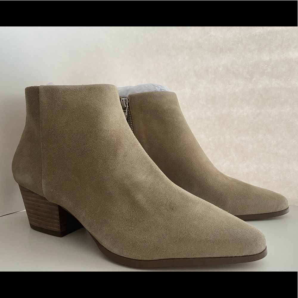 Everyday bootie Banana Republic